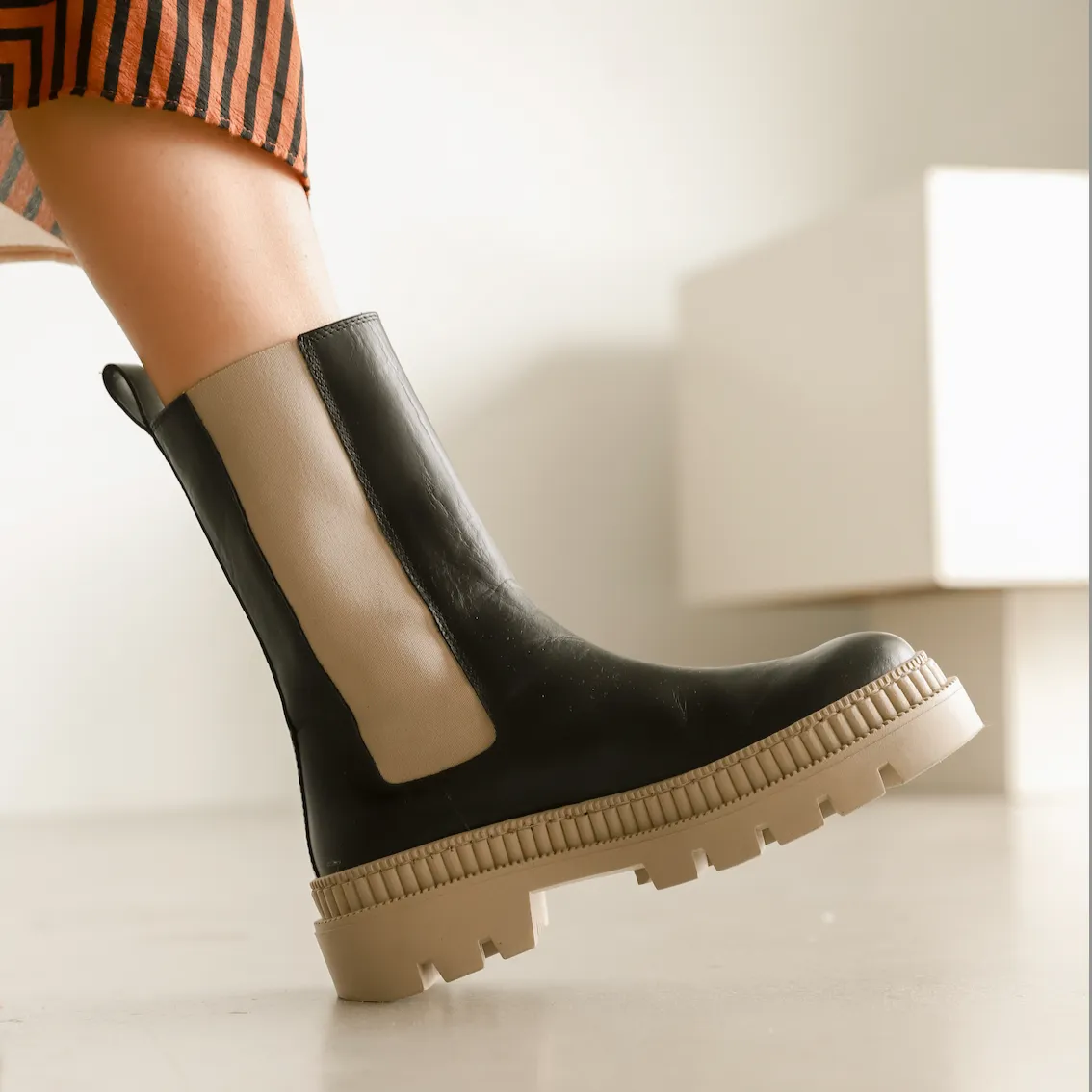 Monza Tall - Black Calf Leather/Sand