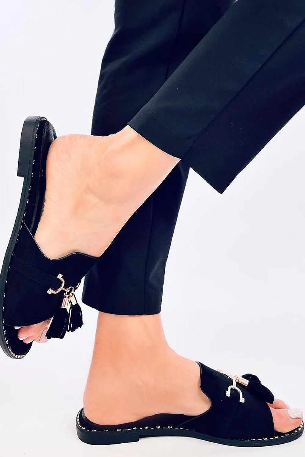 TEEK - Black Linked Tassel Slides